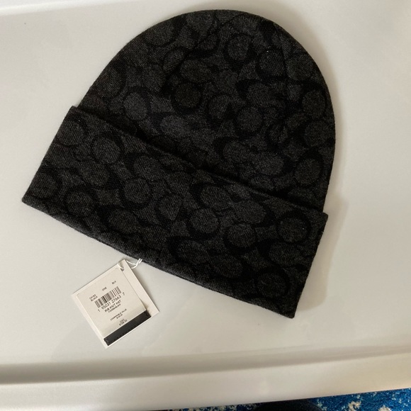 NWT COACH BLACK KNIT SIGNATURE BEANIE - Picture 4 of 9